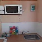 Pipowagen בית הארחה *